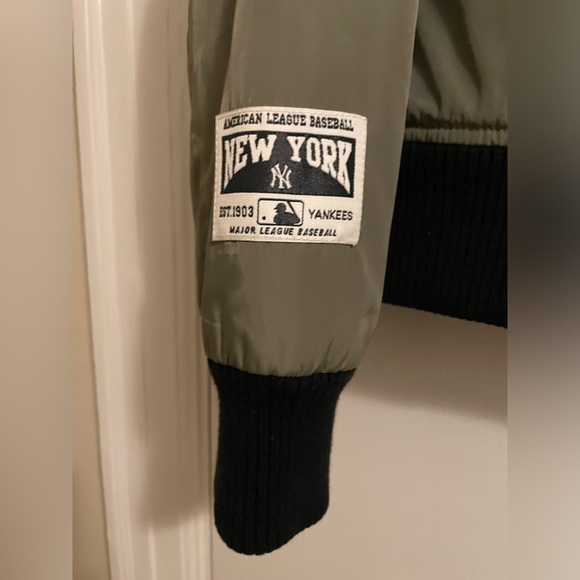 New York Yankees Major League Baseball Army Green Bomber Jacket Size Large - Picture 3 of 12